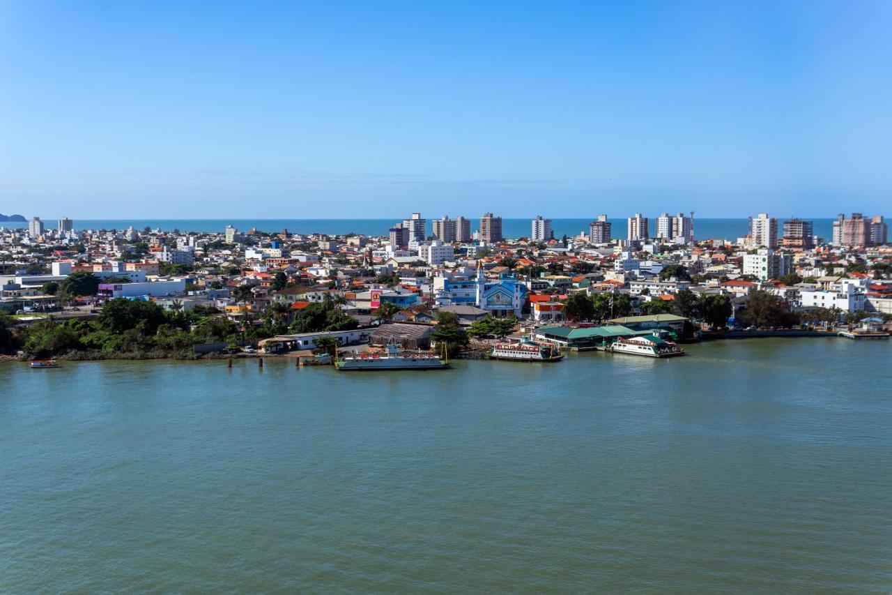 伊塔雅伊纳威甘特斯美居酒店 Itajaí 外观 照片